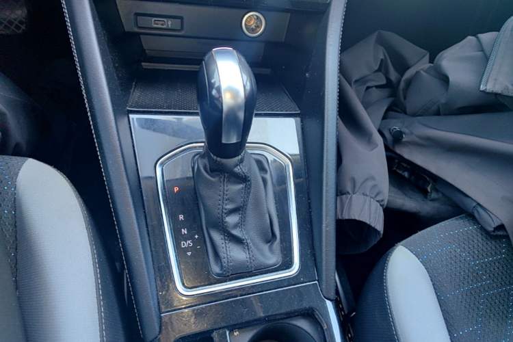 Used Jetta VS7 2022 280TSI Automatic Trend Edition Gear Lever