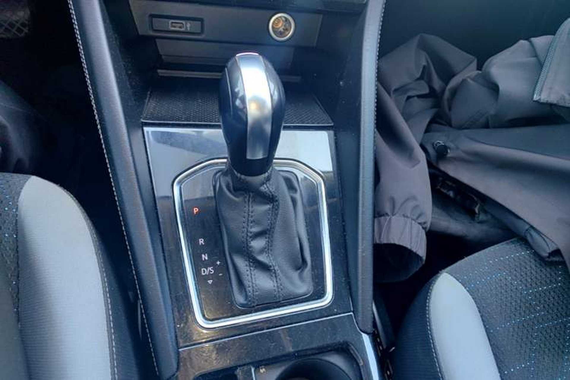 Used Jetta VS7 2022 280TSI Automatic Trend Edition Gear Lever