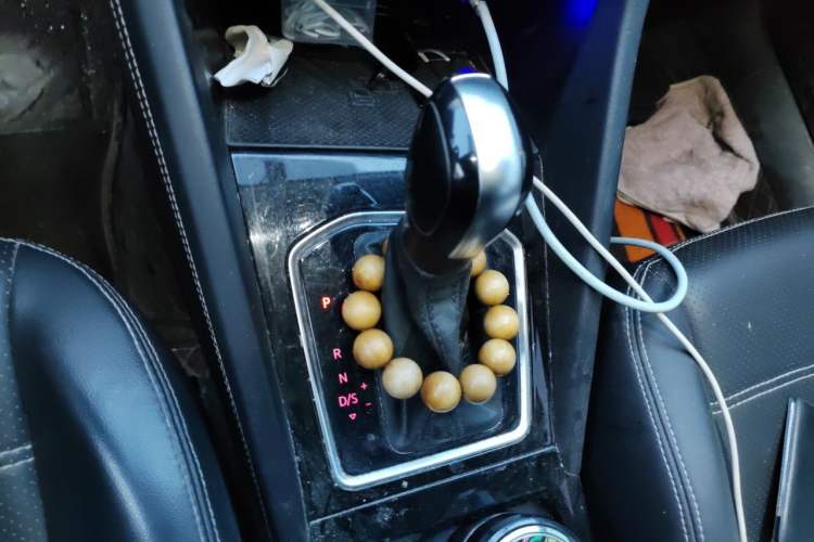 Used Jetta VS7 2022 280TSI Automatic Trend Edition Gear Lever