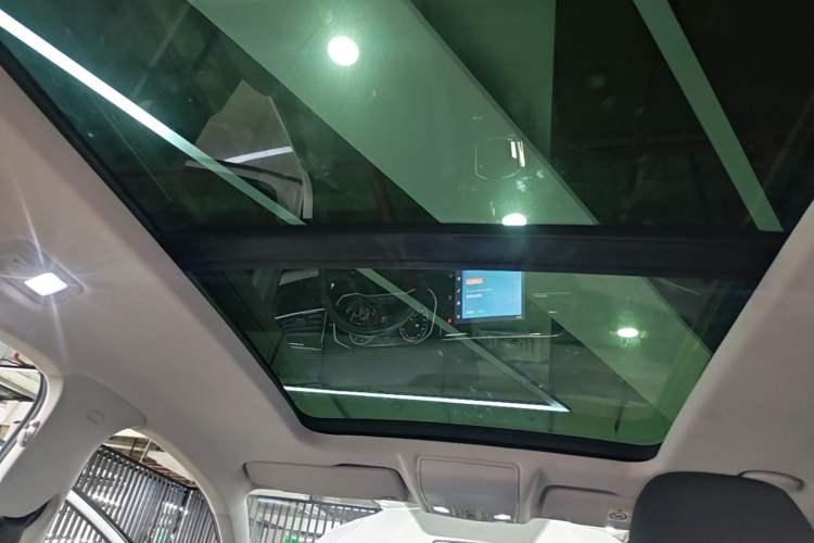 Used Jetta VS7 2022 280TSI Automatic Trend Edition Headliner