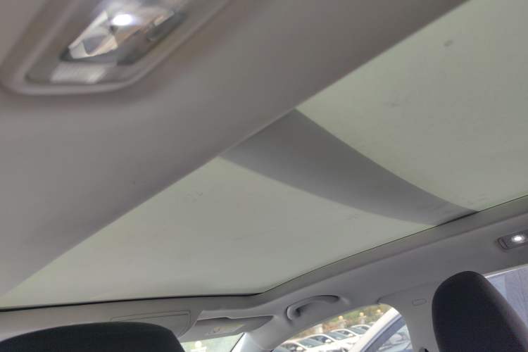 Used Jetta VS7 2022 280TSI Automatic Trend Edition Headliner