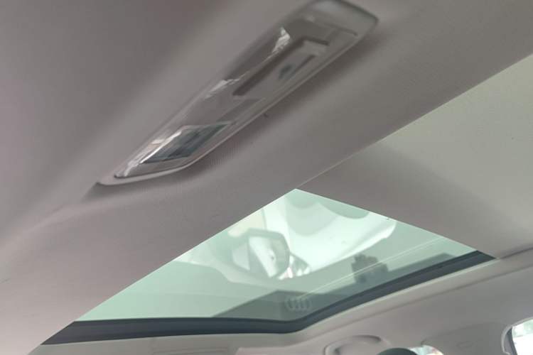 Used Jetta VS7 2022 280TSI Automatic Trend Edition Headliner
