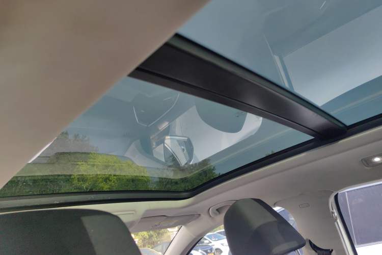 Used Jetta VS7 2022 280TSI Automatic Trend Edition Headliner