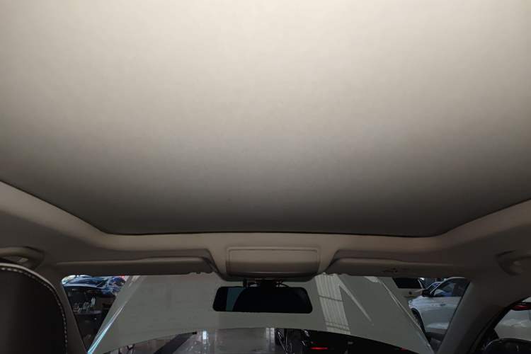 Used Jetta VS7 2022 280TSI Automatic High-Gloss Glory Edition Headliner