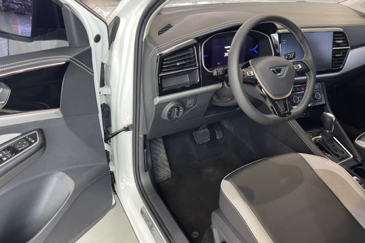 Used Jetta VS7 2022 280TSI Automatic High-Gloss Enjoyment Edition Interior 2