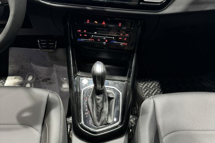 Used Jetta VS7 2022 Blackfin Edition 1.4T Automatic Glory Pro Version Interior 3