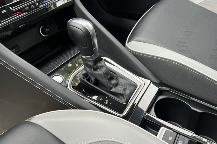 Used Jetta VS7 2022 280TSI Automatic High-Gloss Glory Edition Interior 4