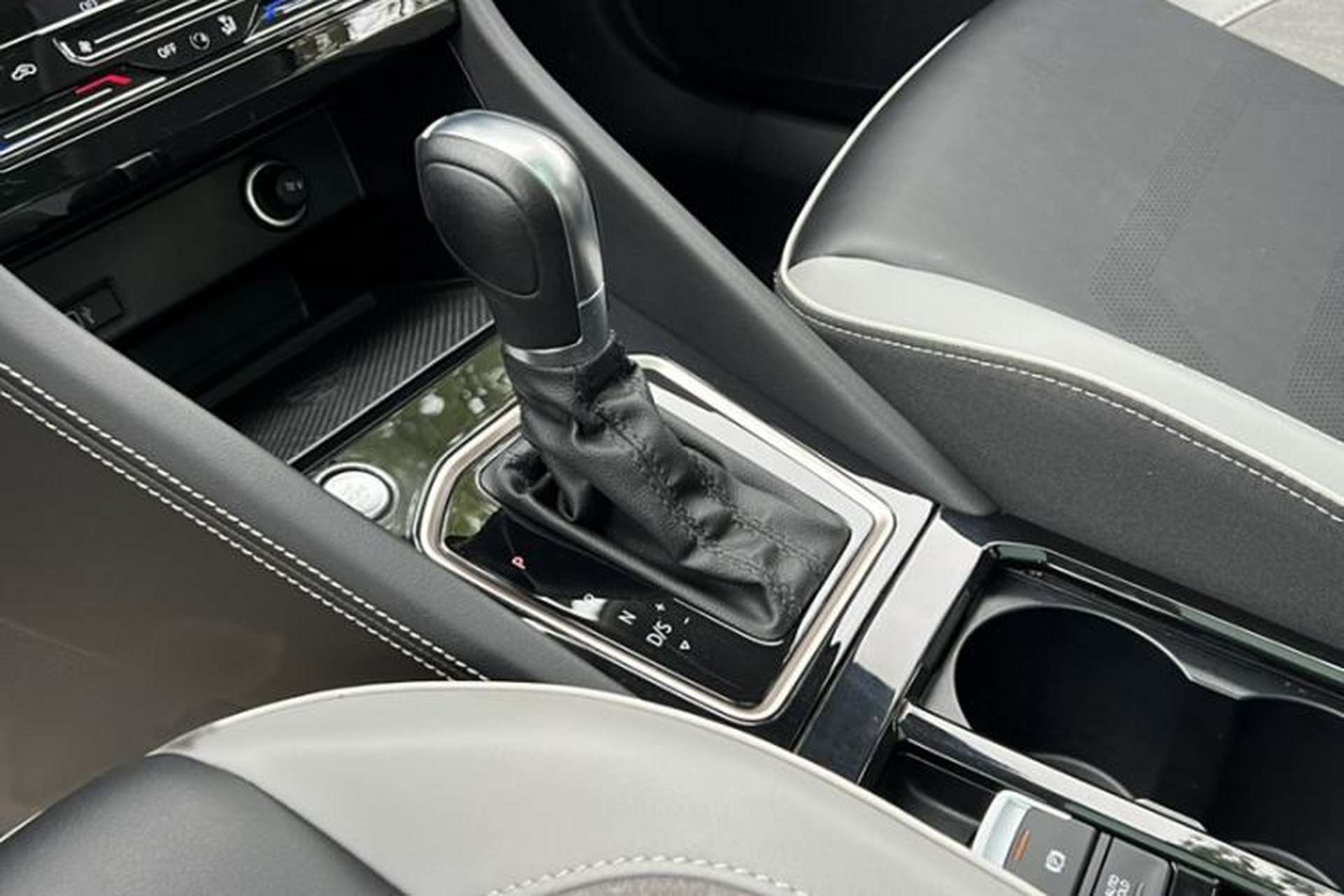 Used Jetta VS7 2022 280TSI Automatic High-Gloss Glory Edition Interior 4