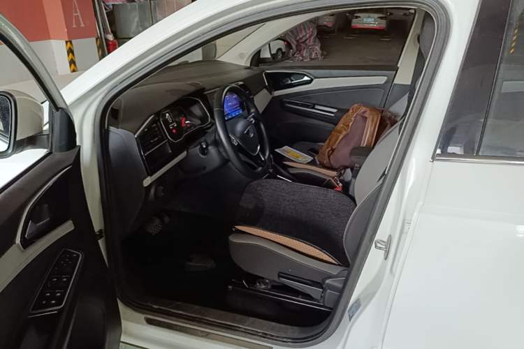 Used Jetta VS7  Left Front Seat