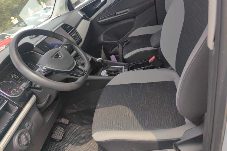 Used Jetta VS7 2022 280TSI Automatic Trend Edition Left Front Seat