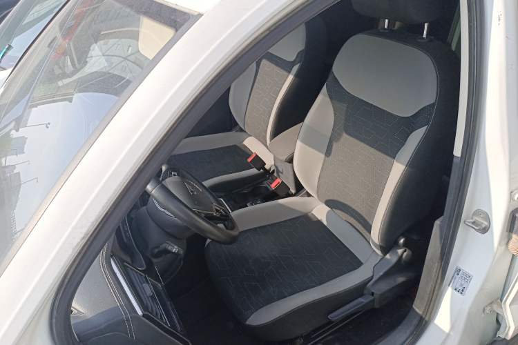 Used Jetta VS7 2022 280TSI Automatic Trend Edition Left Front Seat