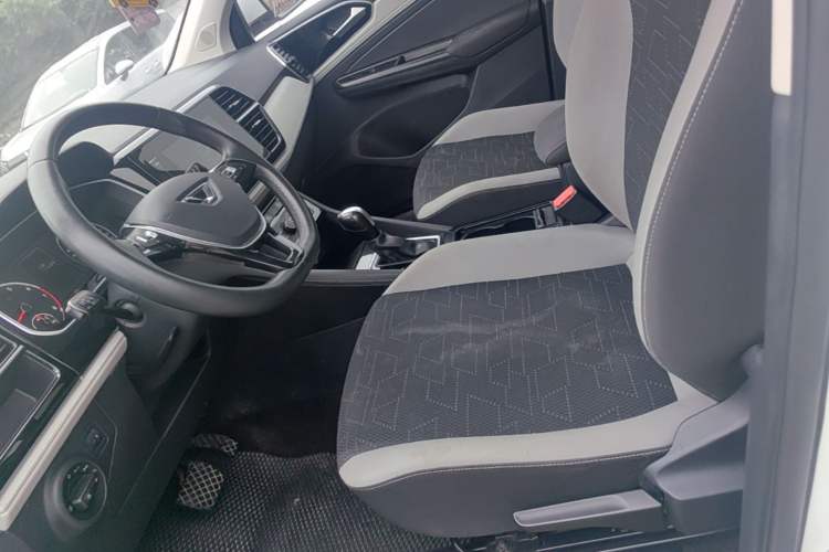 Used Jetta VS7 2022 280TSI Automatic Trend Edition Left Front Seat
