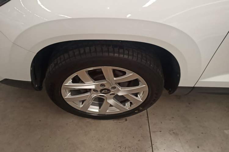 Used Jetta VS7 2022 280TSI Automatic Trend Edition Left Front Wheel Hub