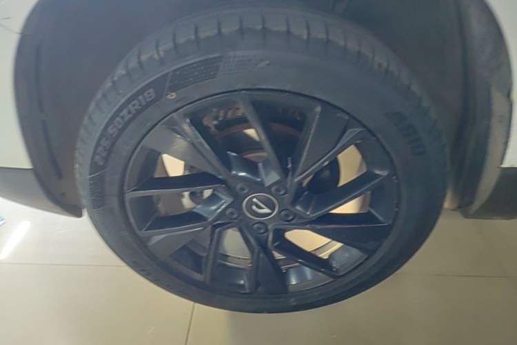 Used Jetta VS7 2022 Panda Edition 1.4T Automatic Enjoyment Pro Version Left Front Wheel Hub