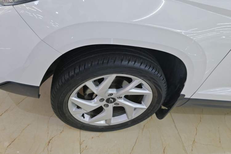 Used Jetta VS7 2022 280TSI Automatic Enjoyment Edition Left Front Wheel Hub