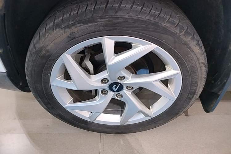 Used Jetta VS7 2022 280TSI Automatic Enjoyment Edition Left Front Wheel Hub