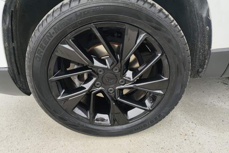 Used Jetta VS7 2022 280TSI Automatic High-Gloss Enjoyment Edition Left Front Wheel Hub