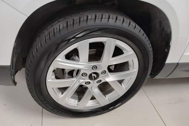 Used Jetta VS7 2022 280TSI Automatic Trend Edition Left Front Wheel Hub