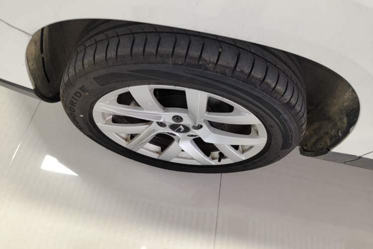 Used Jetta VS7 2022 280TSI Automatic Trend Edition Left Front Wheel Hub