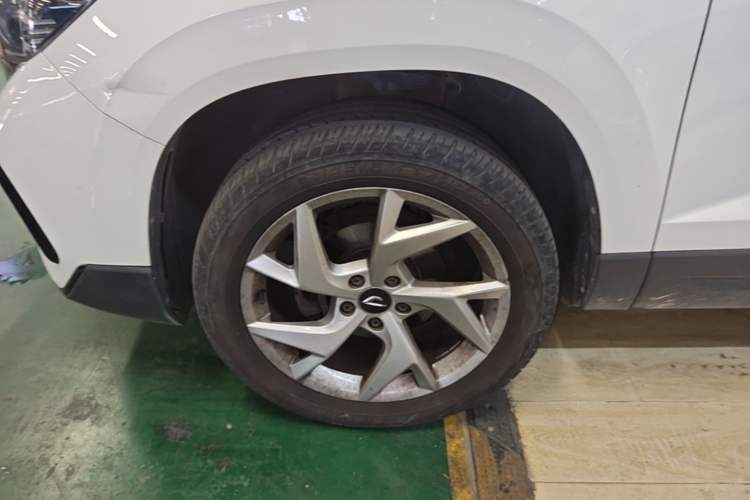 Used Jetta VS7 2022 280TSI Automatic Enjoyment Edition Left Front Wheel Hub