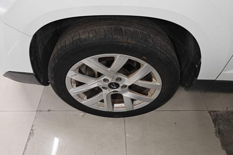 Used Jetta VS7 2022 280TSI Automatic Trend Edition Left Front Wheel Hub