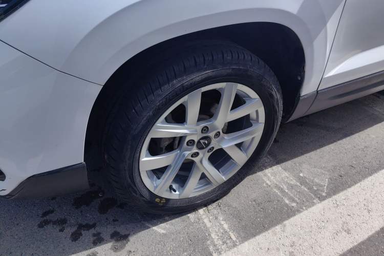 Used Jetta VS7 2022 280TSI Automatic Trend Edition Left Front Wheel Hub