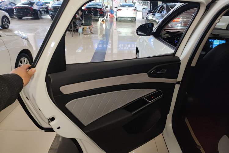 Used Jetta VS7 2022 280TSI Automatic High-Gloss Glory Edition Left Rear Door Interior