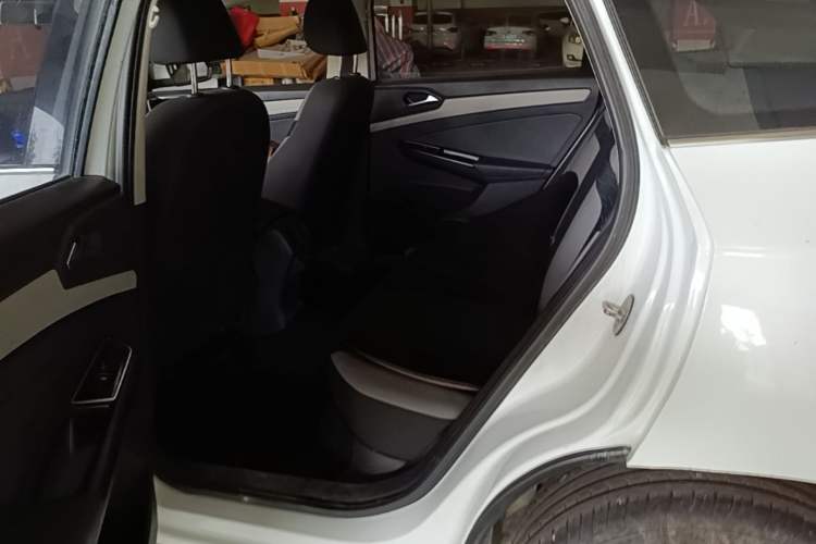 Used Jetta VS7  Left Rear Seat