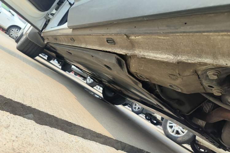 Used Jetta VS7 2022 280TSI Automatic Enjoyment Edition Left Side Sill