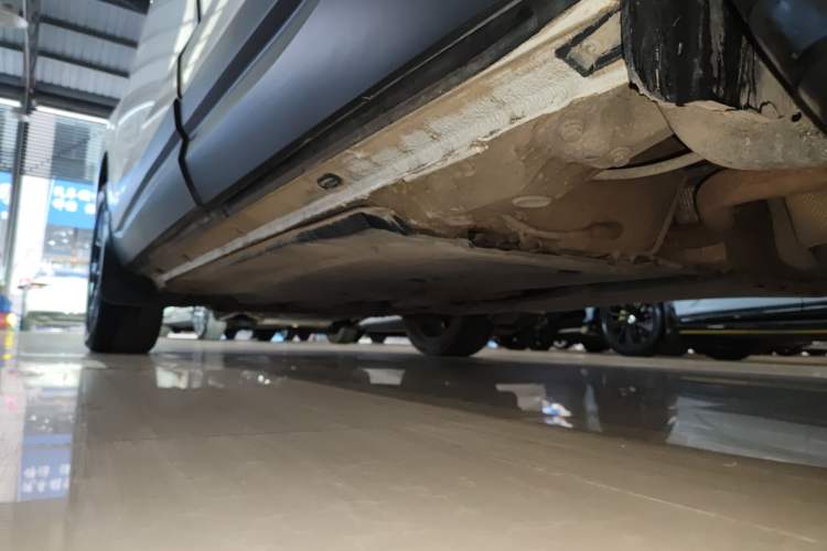 Used Jetta VS7 2022 280TSI Automatic High-Gloss Glory Edition Left Side Sill