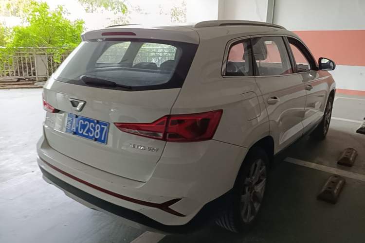 Used Jetta VS7  Rear Right 45 Deg