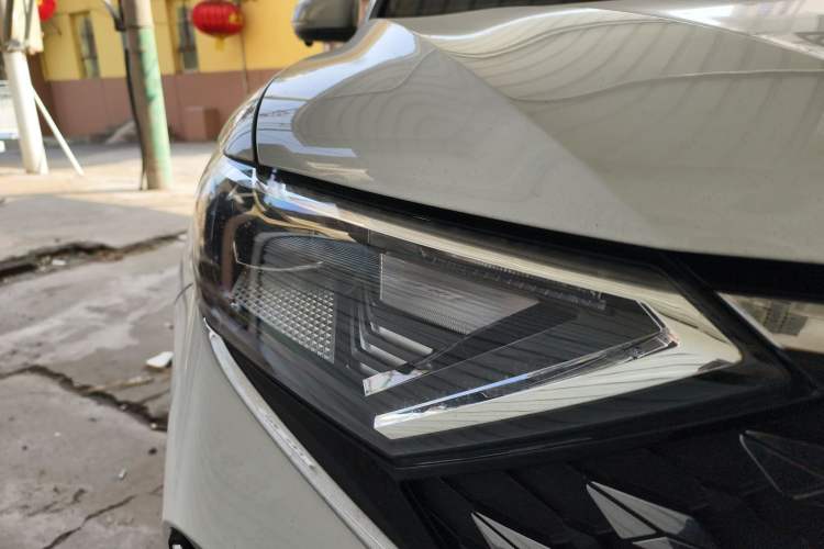 Used Jetta VS7 2022 280TSI Automatic Enjoyment Edition Right Front Headlight