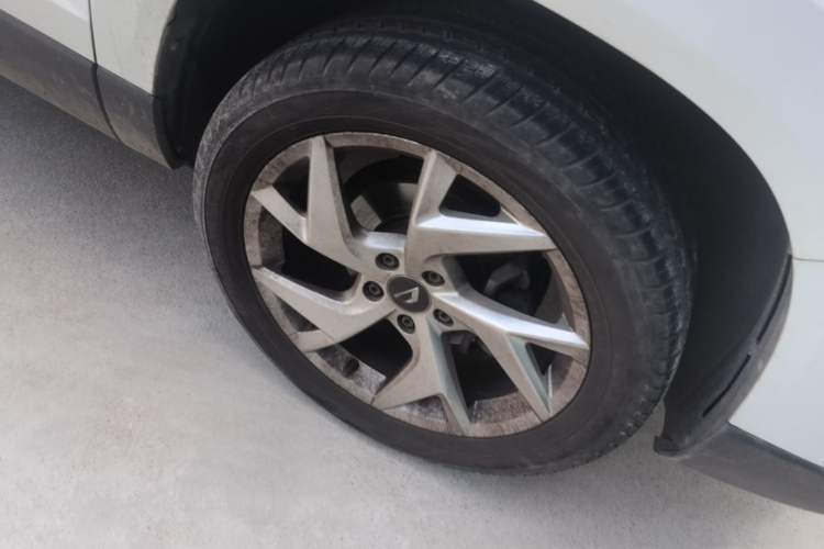 Used Jetta VS7 2022 280TSI Automatic Enjoyment Edition Right Front Wheel Hub