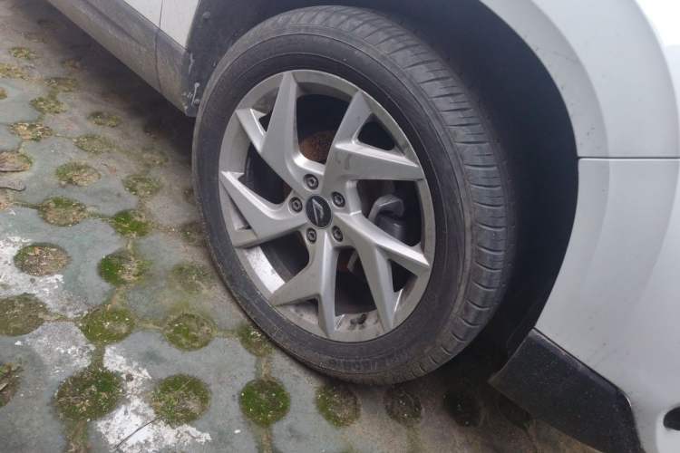 Used Jetta VS7 2022 280TSI Automatic Enjoyment Edition Right Front Wheel Hub
