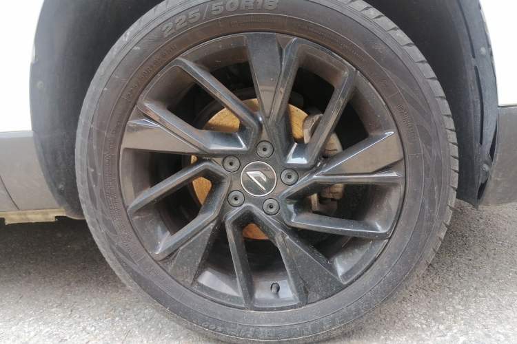 Used Jetta VS7 2022 Panda Edition 1.4T Automatic Enjoyment Pro Version Right Front Wheel Hub