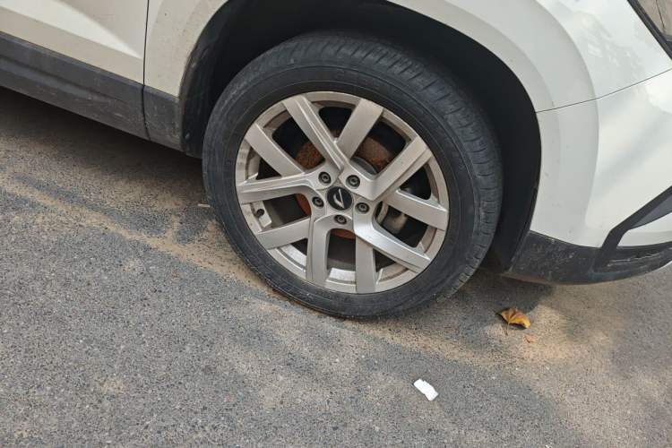Used Jetta VS7 2022 280TSI Automatic Trend Edition Right Front Wheel Hub