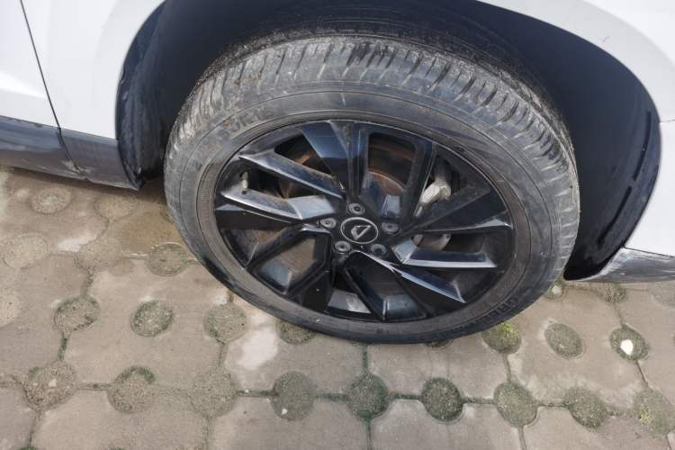 Used Jetta VS7 2022 Panda Edition 1.4T Automatic Enjoyment Pro Version Right Front Wheel Hub