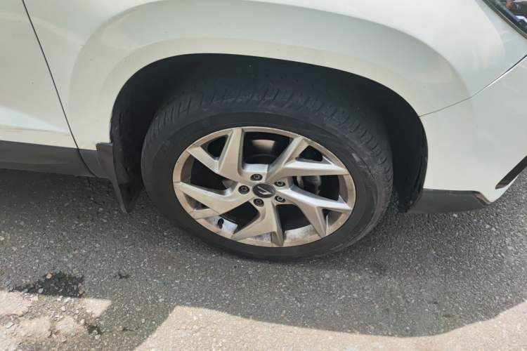 Used Jetta VS7 2022 280TSI Automatic Enjoyment Edition Right Front Wheel Hub