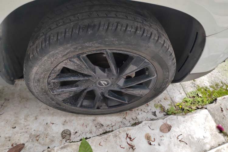 Used Jetta VS7 2022 Panda Edition 1.4T Automatic Enjoyment Pro Version Right Front Wheel Hub