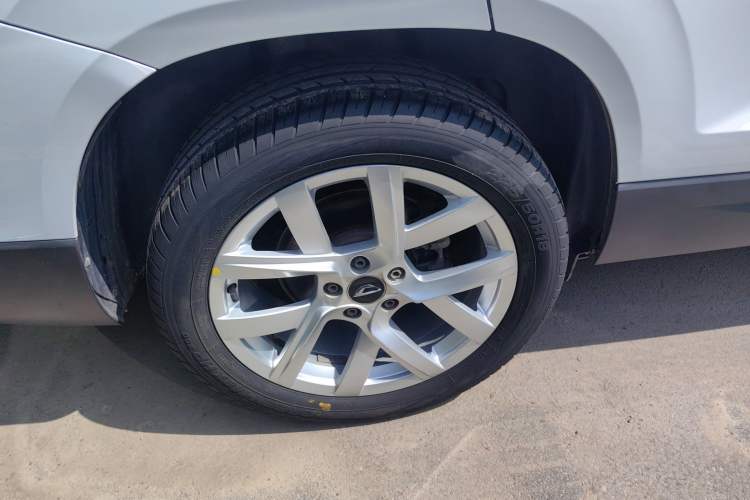 Used Jetta VS7 2022 280TSI Automatic Trend Edition Right Rear Wheel Hub