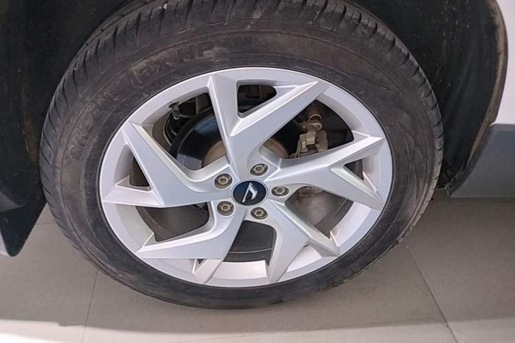 Used Jetta VS7 2022 280TSI Automatic Enjoyment Edition Right Rear Wheel Hub