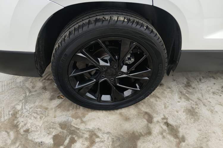Used Jetta VS7 2022 280TSI Automatic High-Gloss Enjoyment Edition Right Rear Wheel Hub