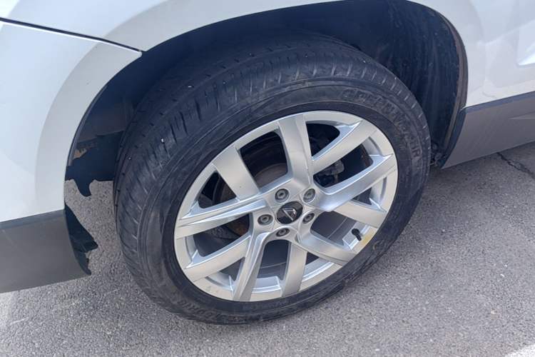 Used Jetta VS7 2022 280TSI Automatic Trend Edition Right Rear Wheel Hub