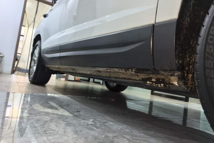 Used Jetta VS7 2022 280TSI Automatic Trend Edition Right Side Sill