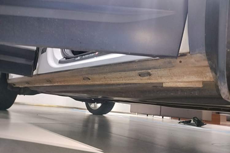 Used Jetta VS7 2022 280TSI Automatic Enjoyment Edition Right Side Sill