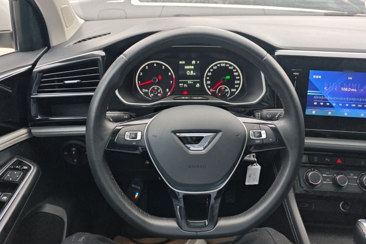 Used Jetta VS7 2022 280TSI Automatic Trend Edition Steering Wheel