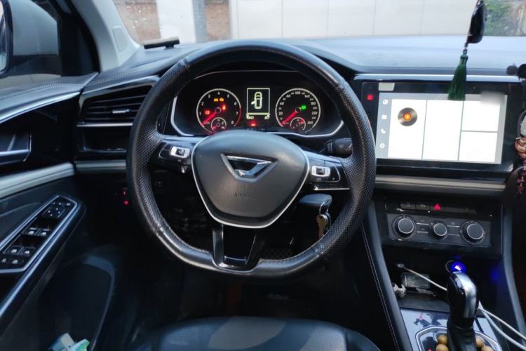 Used Jetta VS7 2022 280TSI Automatic Trend Edition Steering Wheel