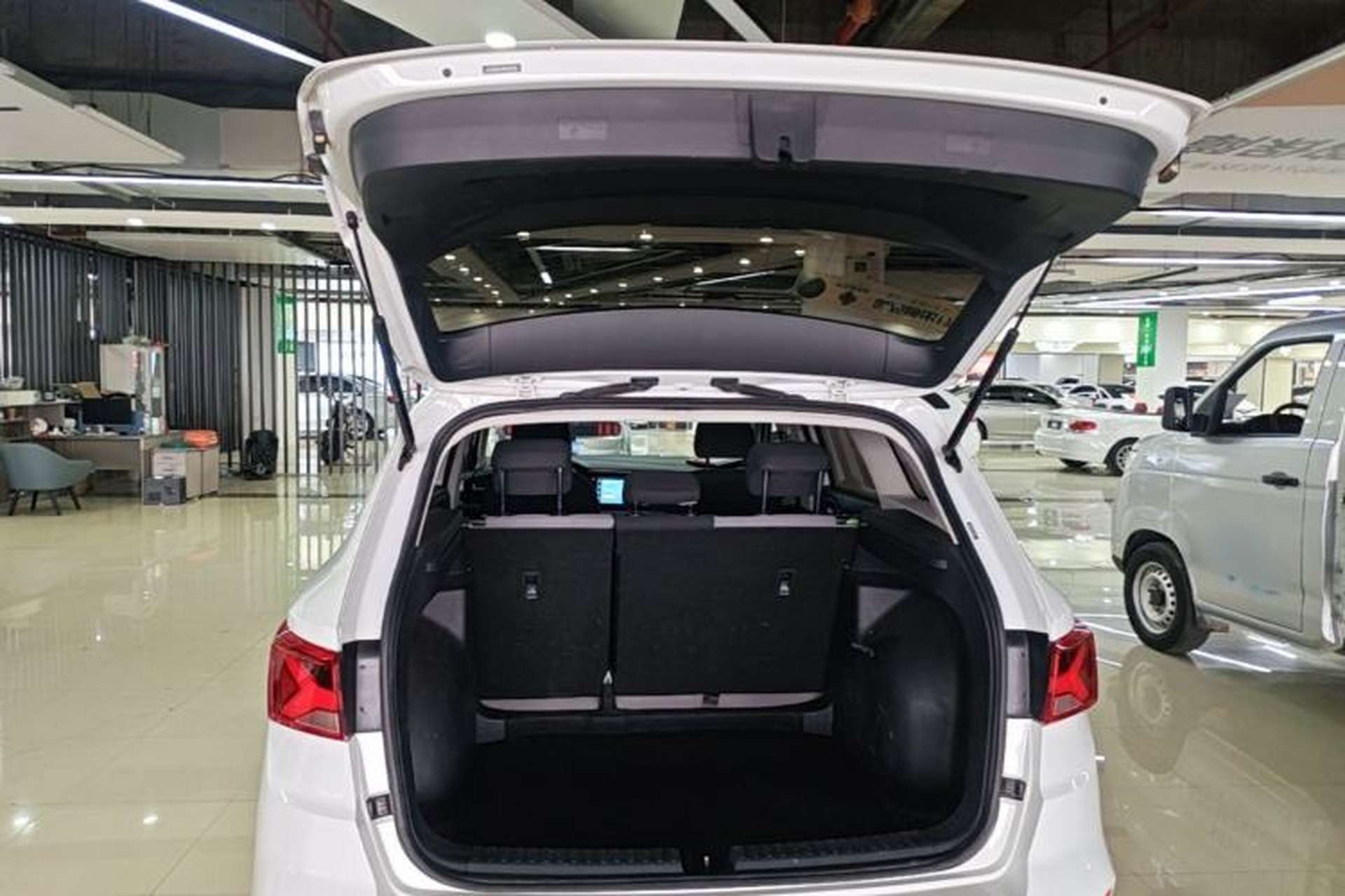 Used Jetta VS7 2022 280TSI Automatic Trend Edition Trunk