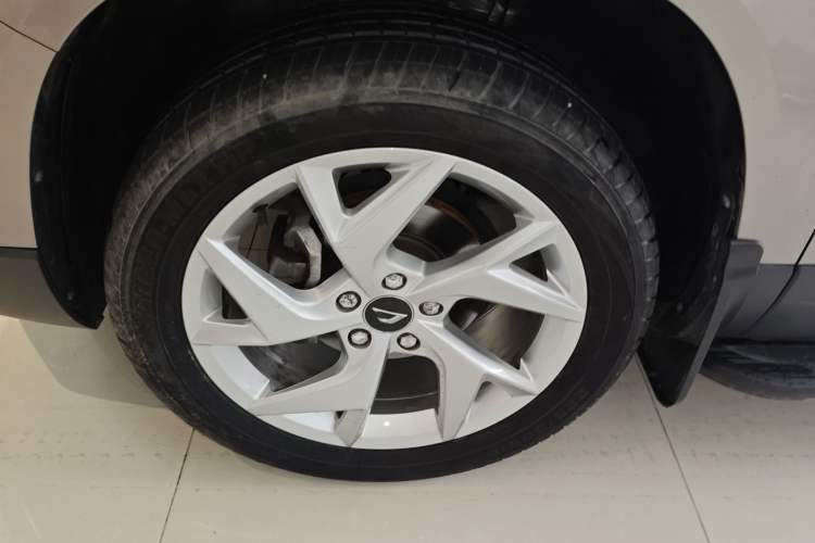 Used Jetta VS7 2022 280TSI Automatic Enjoyment Edition Left Front Wheel Hub