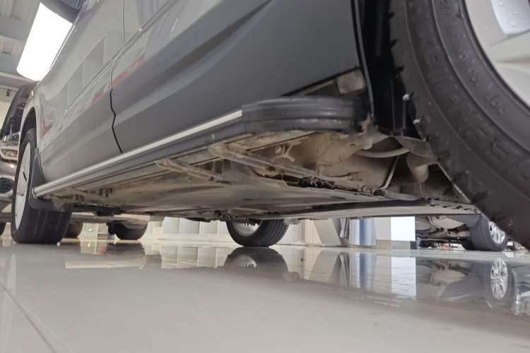 Used Jetta VS7 2022 280TSI Automatic Enjoyment Edition Left Side Sill